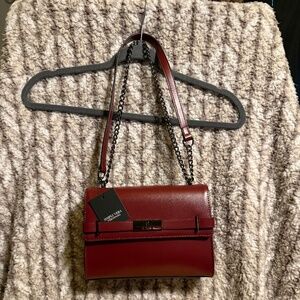 Simply Vera Wang Burgundy Shoulder Bag Purse Sporty Casual Pockets Medium